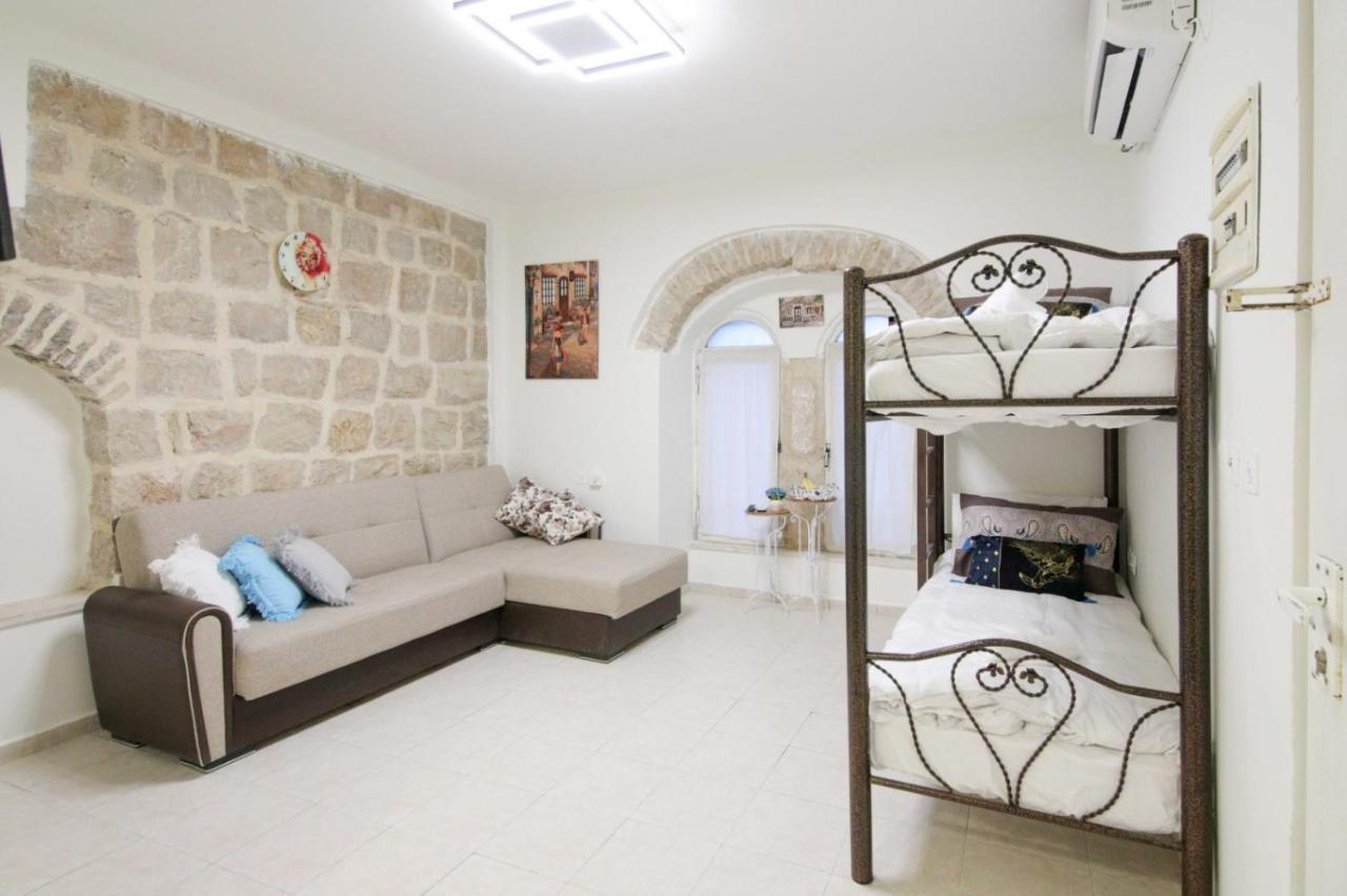 Private Hostel - Best Location Jerusalem Exteriör bild